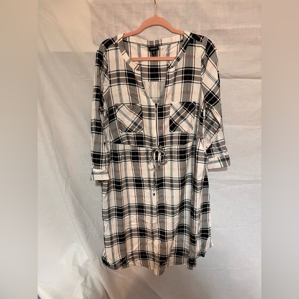 Torrid size “00” Shirt dress  White with black and pink striped